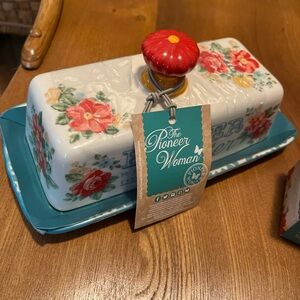 The Pioneer Woman Teal Butter Dish